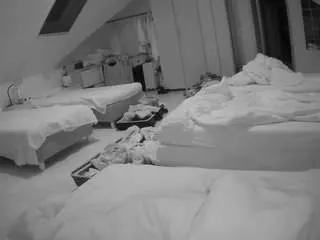 Camsoda Watch Live Sex Cams of voyeurcam-julmodels-bed-3