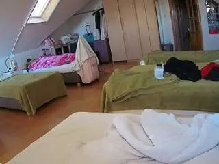 Camsoda Free Porn Cam of voyeurcam-julmodels-bed-3