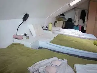 Camsoda Live Sex Cam of voyeurcam-julmodels-bed-4