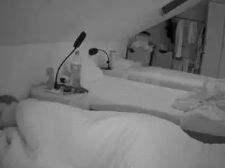 Camsoda Adult Webcams of voyeurcam-julmodels-bed-4