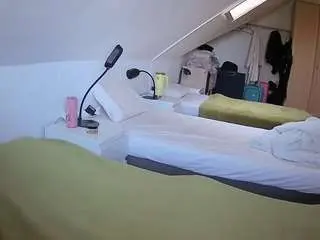 Camsoda Live Sex Cam of voyeurcam-julmodels-bed-4