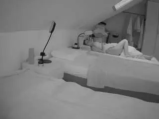 Camsoda Sex Cam of voyeurcam-julmodels-bed-4