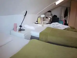 Camsoda Live Sex of voyeurcam-julmodels-bed-4