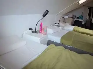 Camsoda Sex Chat of voyeurcam-julmodels-bed-4