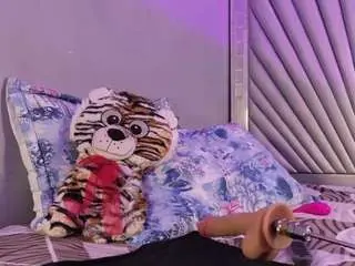 Camsoda Free Porn Cam of hatsajones