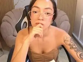 Camsoda Nude Webcam of cinnamon-b