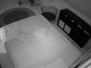 Camsoda Adult Webcams of voyeurcam-julmodels-whitebed-2