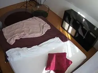 Camsoda Free Live Porn of voyeurcam-julmodels-whitebed-2