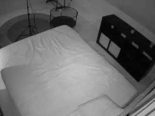 Camsoda Live Sex Cam of voyeurcam-julmodels-whitebed-2