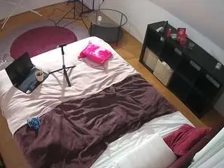 Camsoda Adult Webcam of voyeurcam-julmodels-whitebed-2