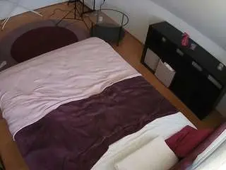 Camsoda Live Sex Cam of voyeurcam-julmodels-whitebed-2