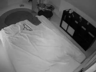 Camsoda Sex Cam of voyeurcam-julmodels-whitebed-2