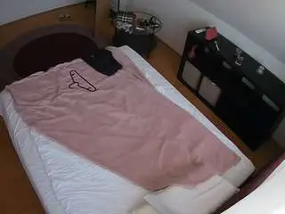 Camsoda Free Live Porn of voyeurcam-julmodels-whitebed-2
