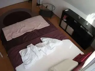 Camsoda Live Sex of voyeurcam-julmodels-whitebed-2