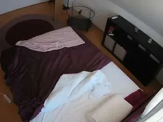 Camsoda Free Live Porn of voyeurcam-julmodels-whitebed-2