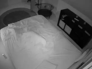 Camsoda Watch Live Sex Cams of voyeurcam-julmodels-whitebed-2