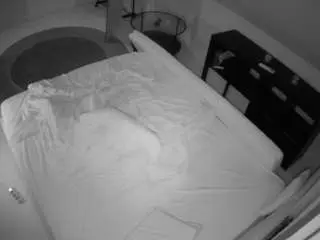 Camsoda Free Porn Cam of voyeurcam-julmodels-whitebed-2