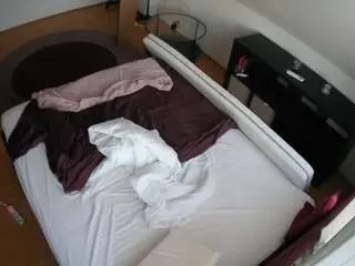 Camsoda Private Sex Chat of voyeurcam-julmodels-whitebed-2