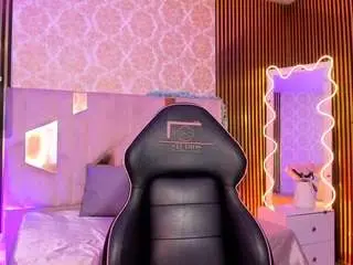Camsoda Private Sex Chat of cyrus-tay