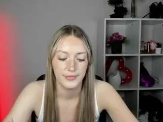 Camsoda Nude Webcam of evelynblond
