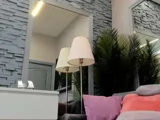 Camsoda Free Live Porn of reina-cummingss