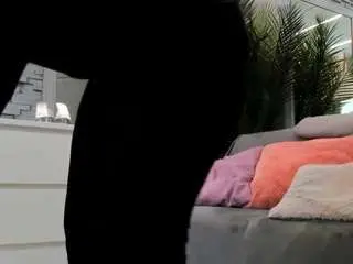 Camsoda Nude Webcam of reina-cummingss