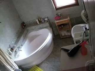 Camsoda Nude Webcam of voyeurcam-julmodels-bath-1st-2