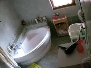 Camsoda Adult Webcam of voyeurcam-julmodels-bath-1st-2