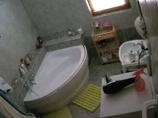 Camsoda Adult Webcam of voyeurcam-julmodels-bath-1st-2