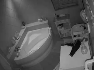 Camsoda Live Sex of voyeurcam-julmodels-bath-1st-2