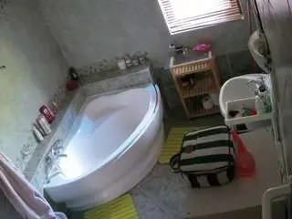 Camsoda Private Sex Chat of voyeurcam-julmodels-bath-1st-2
