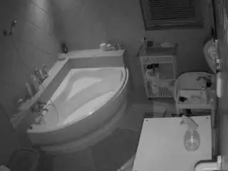Camsoda Nude Webcam of voyeurcam-julmodels-bath-1st-2
