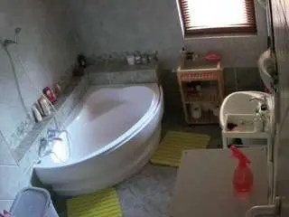 Camsoda Private Sex Chat of voyeurcam-julmodels-bath-1st-2