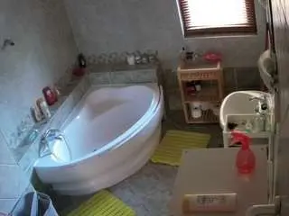 Camsoda Free Live Porn of voyeurcam-julmodels-bath-1st-2