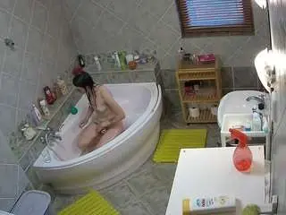 Camsoda Best Webcam of voyeurcam-julmodels-bath-1st-2