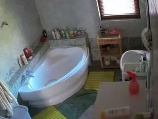 Camsoda Adult Video Chat of voyeurcam-julmodels-bath-1st-2
