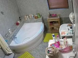Camsoda Best Webcam of voyeurcam-julmodels-bath-1st-2
