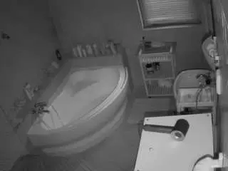 Camsoda Free Live Porn of voyeurcam-julmodels-bath-1st-2