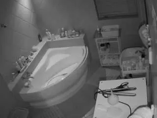 Camsoda Best Webcam of voyeurcam-julmodels-bath-1st-2