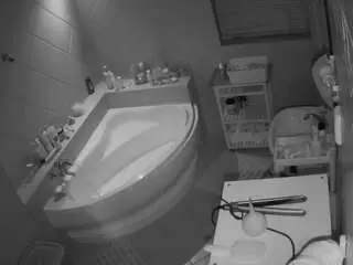 Camsoda Private Sex Chat of voyeurcam-julmodels-bath-1st-2