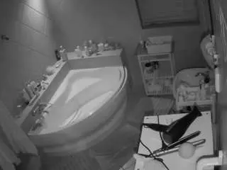 Camsoda Free Porn Cam of voyeurcam-julmodels-bath-1st-2