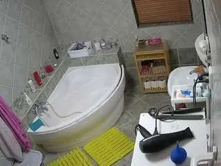 Camsoda Live Porn of voyeurcam-julmodels-bath-1st-2
