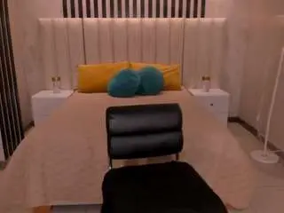 Camsoda Free Porn Cam of naomii-campbell