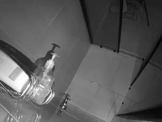 Camsoda Nude Webcam of voyeurcam-jb-shower-2