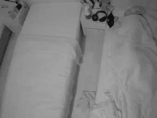 Camsoda Watch Live Sex Cams of voyeurcam-julmodels-bed-5
