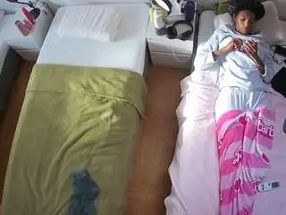 Camsoda Sex Chat of voyeurcam-julmodels-bed-5