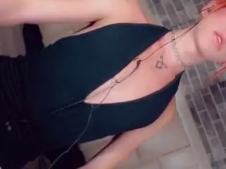 Camsoda Sex Chat of emmily-sofia