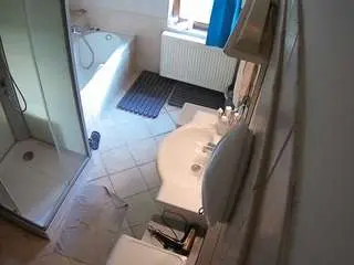 Camsoda Live Sex Cam of voyeurcam-julmodels-bath-2nd-2