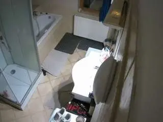Camsoda Watch Live Sex Cams of voyeurcam-julmodels-bath-2nd-2