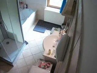 Camsoda Best Webcam of voyeurcam-julmodels-bath-2nd-2